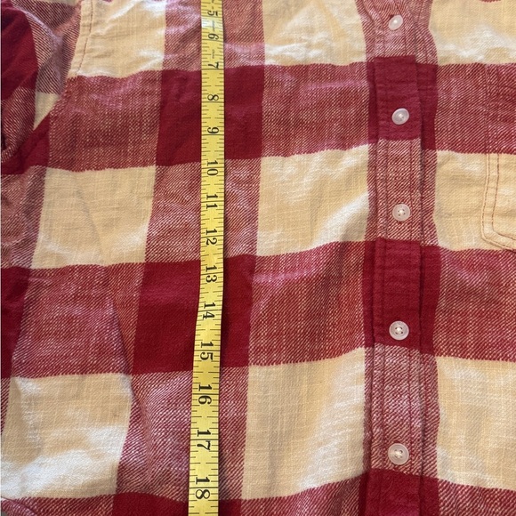 American Eagle | AE red cream buffalo check cropped flannel-sz L - Picture 8 of 8